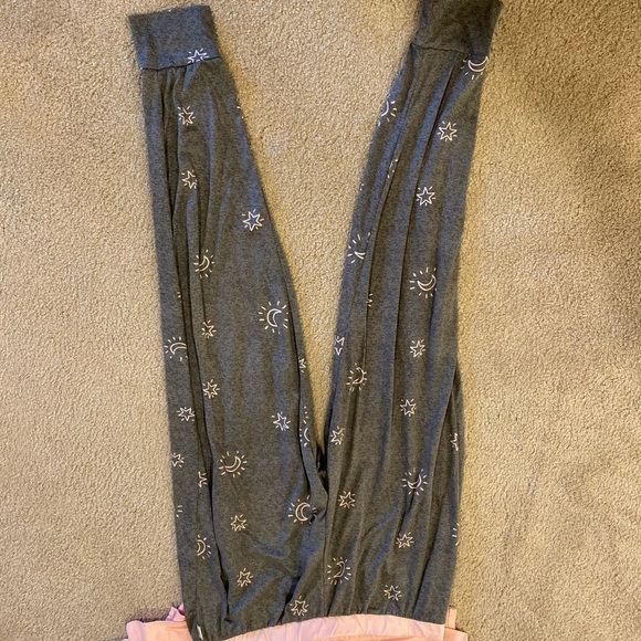 ELLEN Degeneres Pajama Set - Picture 6 of 11